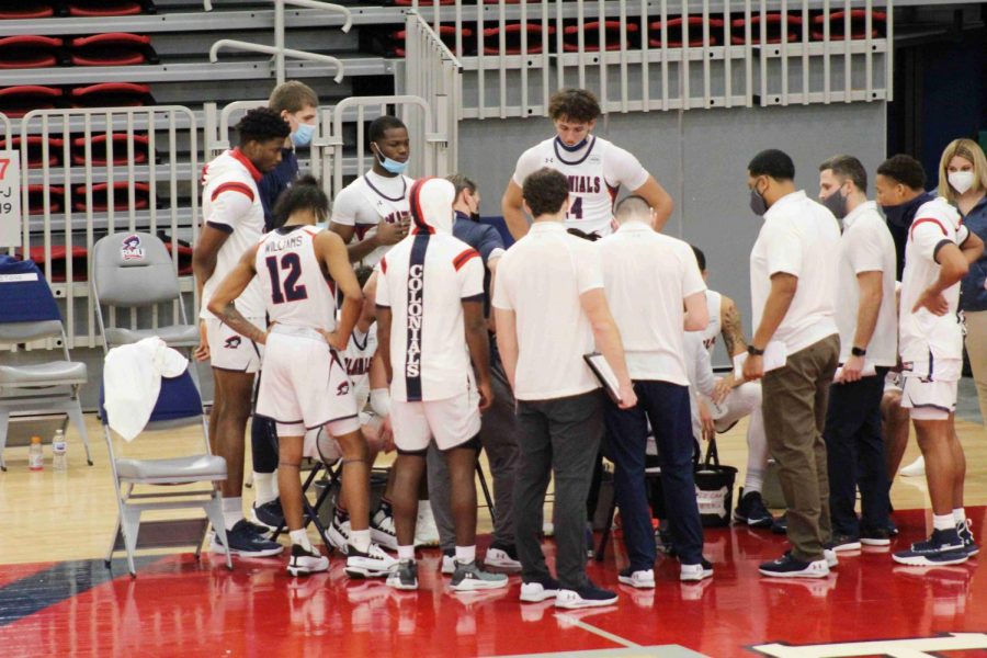 Men's basketball has had a season clouded in doubt after a wave of cancellations and reschedules. Photo Credit: Ethan Morrison