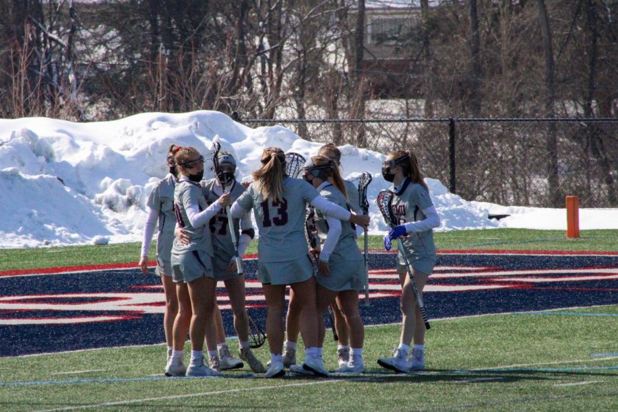 Womens lacrosse extended their record to 2-0 after defeating Fresno State on Tuesday afternoon. Photo Credit: Tyler Gallo