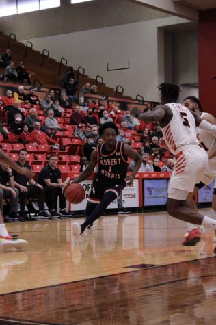 Michael Green drives to the hoop at Youngstown State. Photo Credit: Gabriella Rankin