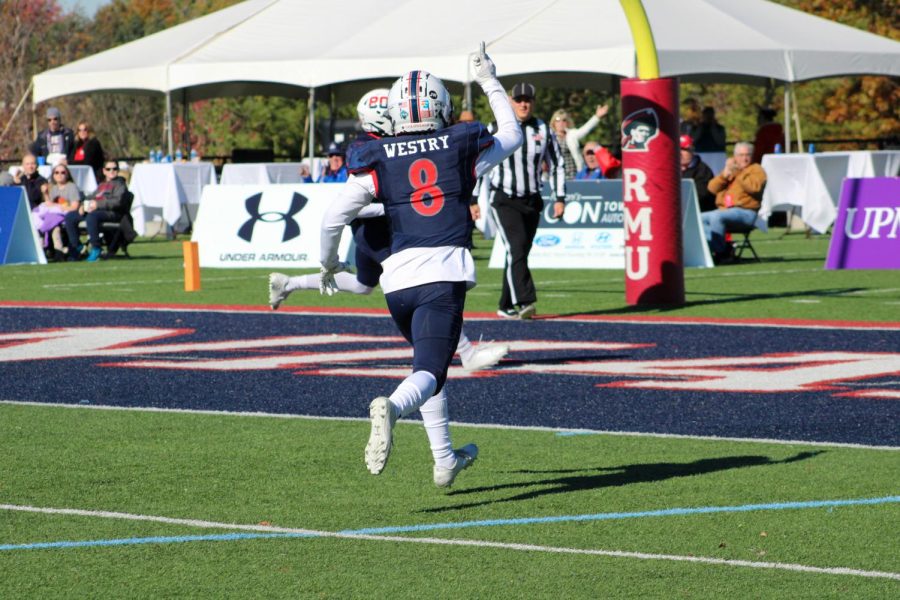 Westry+celebrates+a+touchdown+in+a+game+vs+Kennesaw+State+on+November+6%2C+2021+Photo+credit%3A+Tyler+Gallo