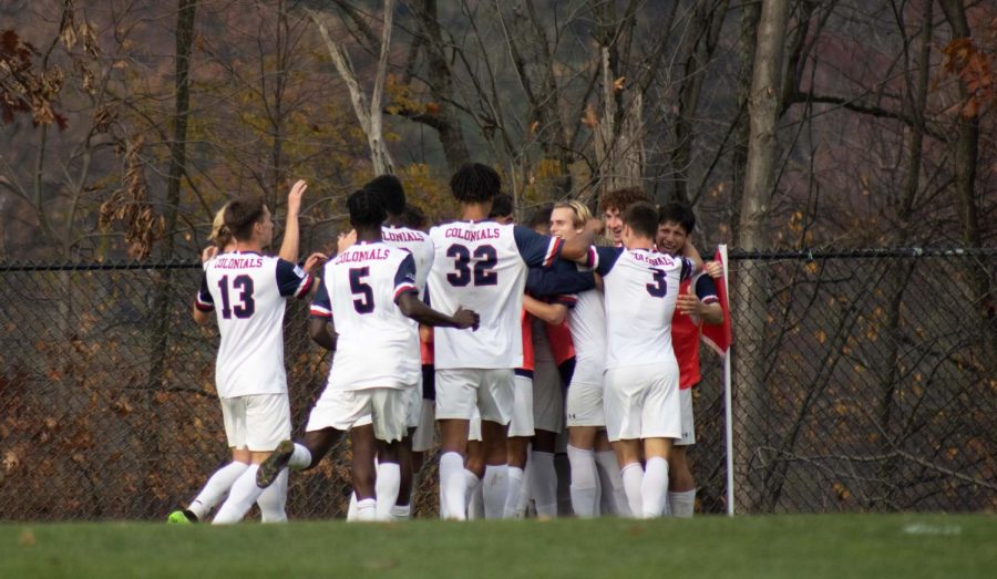 The team celebrates a goal in the game against IUPUI on November 2, 2022