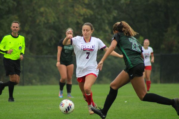 Sophomore Malia Kearns scored all four goals for the Colonials, leading to a 4-2 win over the Raiders