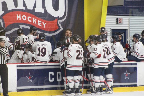 Former Steelers, Penguins, Pirates pitch in to help save Robert Morris  hockey